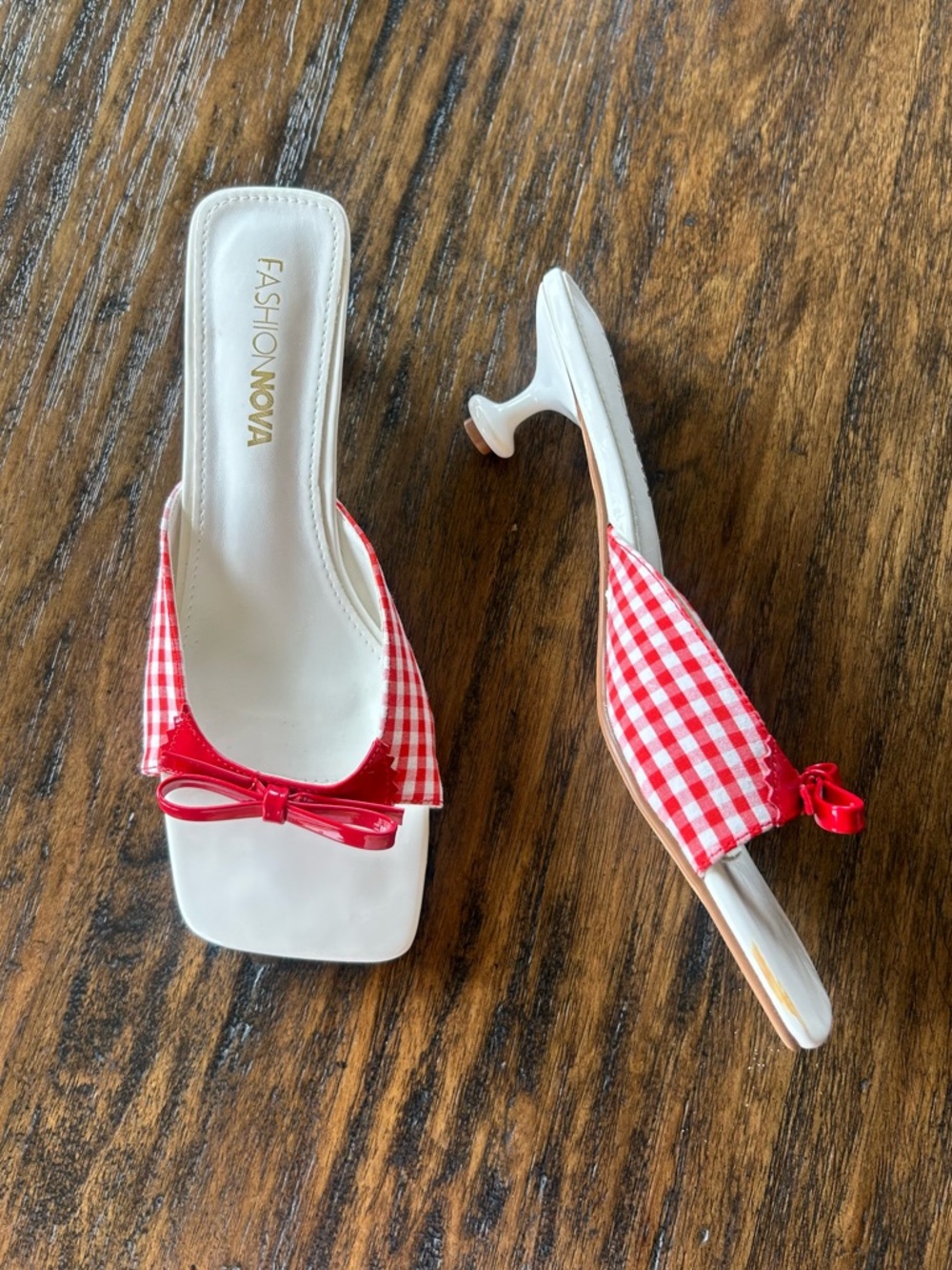 Fashion Nova NWOB Preppy Red Picnic Gingham Bow Square Toe Kitten Heels Size 6.5